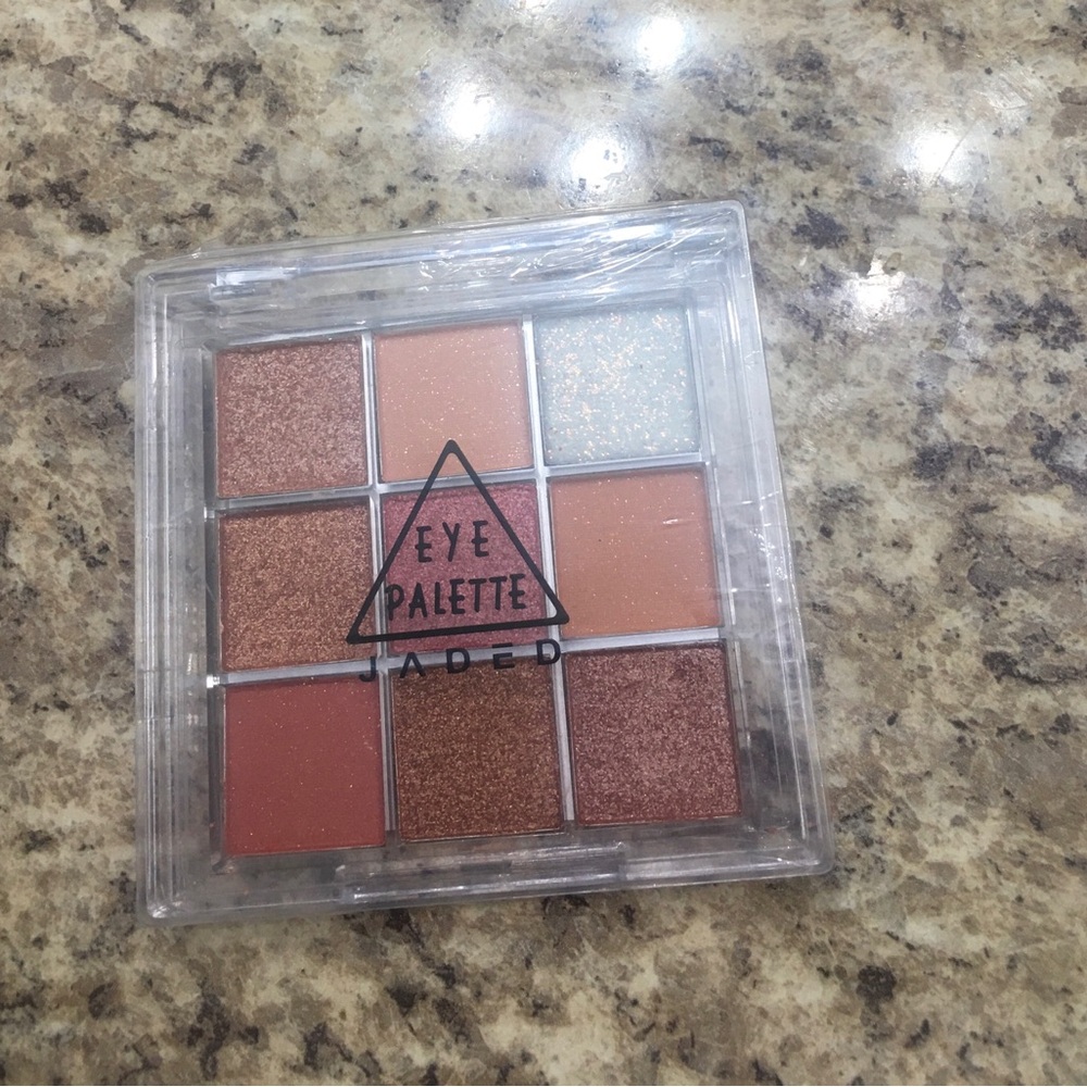 🧡Jade Tan and Orange Eyeshadow Palette Warm Tones🧡